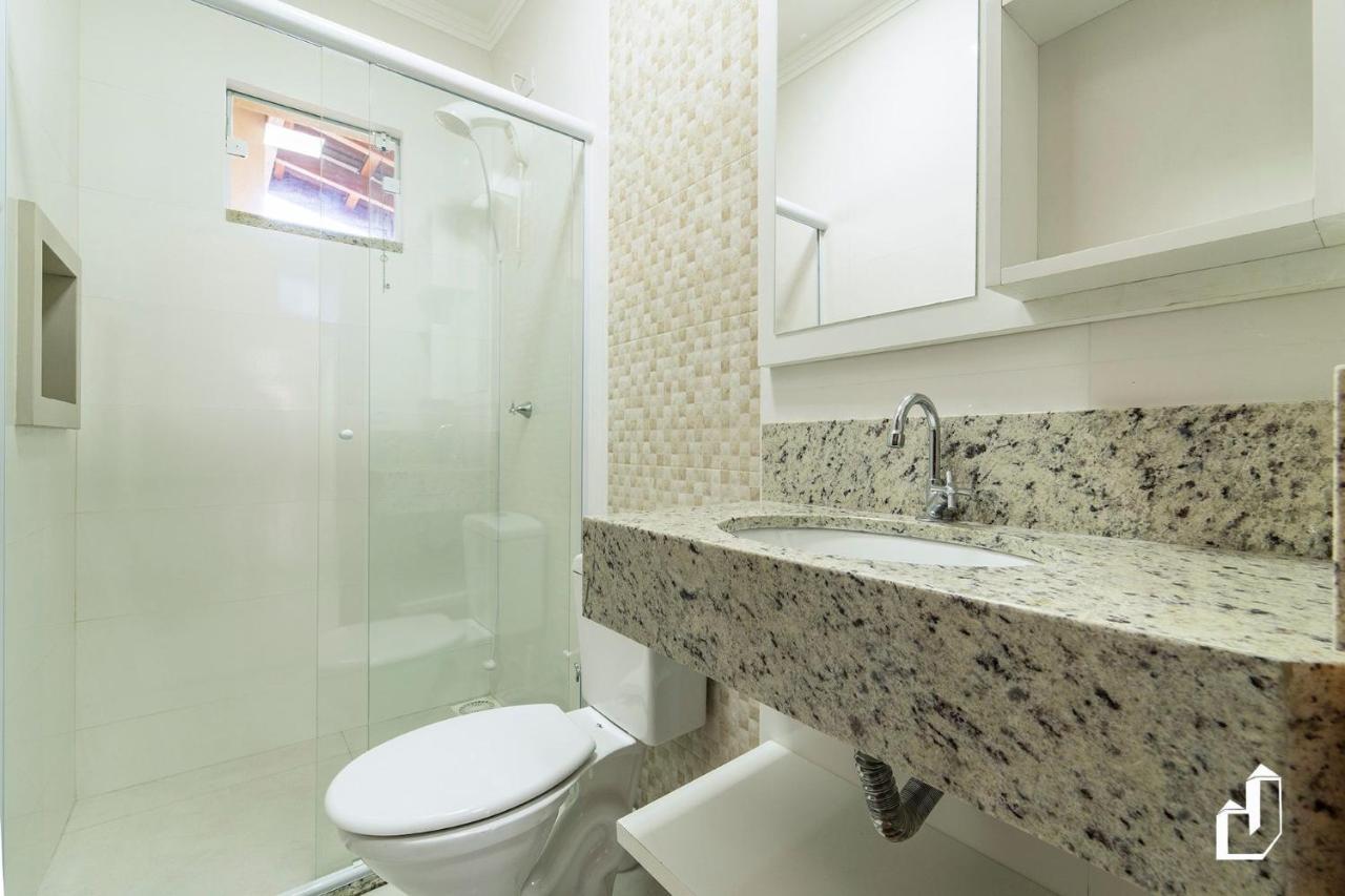 Casa Terrea Com 02 Dormitorios 봄비나스 외부 사진