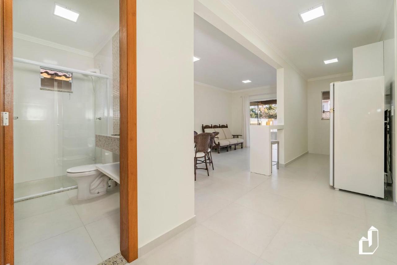 Casa Terrea Com 02 Dormitorios 봄비나스 외부 사진