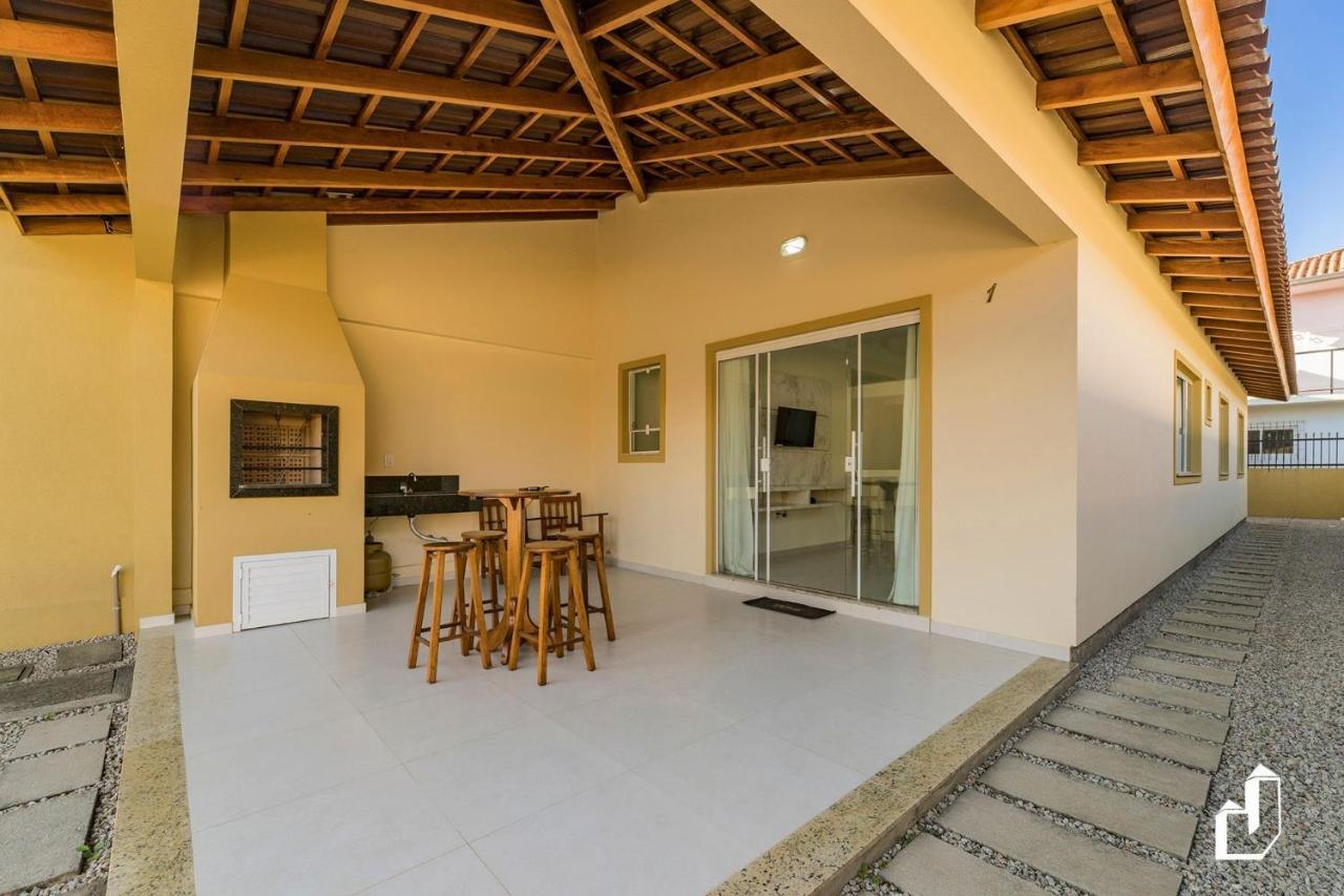 Casa Terrea Com 02 Dormitorios 봄비나스 외부 사진